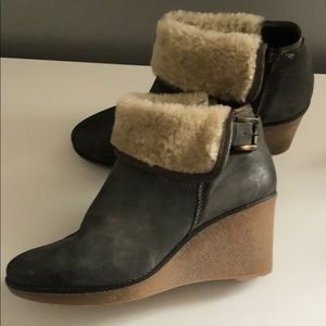 Grey wedge booties by Andre Assous, sz. 39